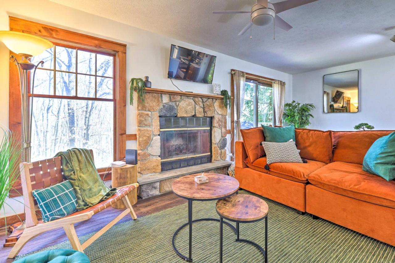 Pocono Retreat, 1 Mi To State Park And Ski Access! Таннерсвилл Экстерьер фото
